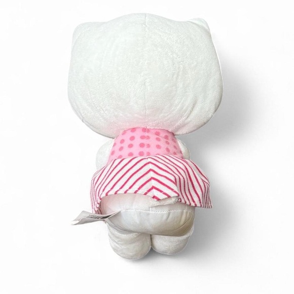 2013 Hello Kitty Plushie - Picture 3 of 5